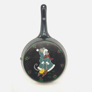 Vtg Xmas Mouse Sled Tin Pan • Hand Painted Tole Art Folk Kitchen Wall Decor (F8)